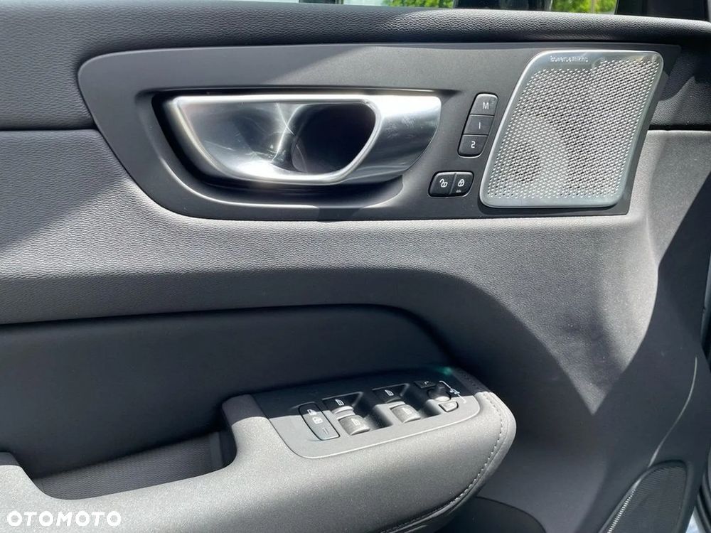 Volvo XC 60 B5 B AWD Ultra Black Edition - 15
