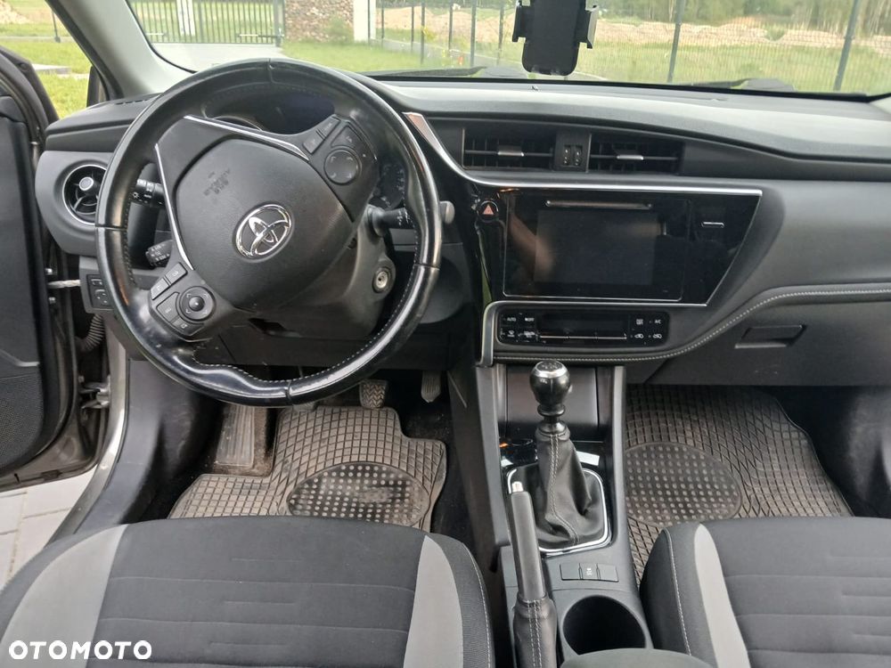 Toyota Auris 1.6 Prestige - 8