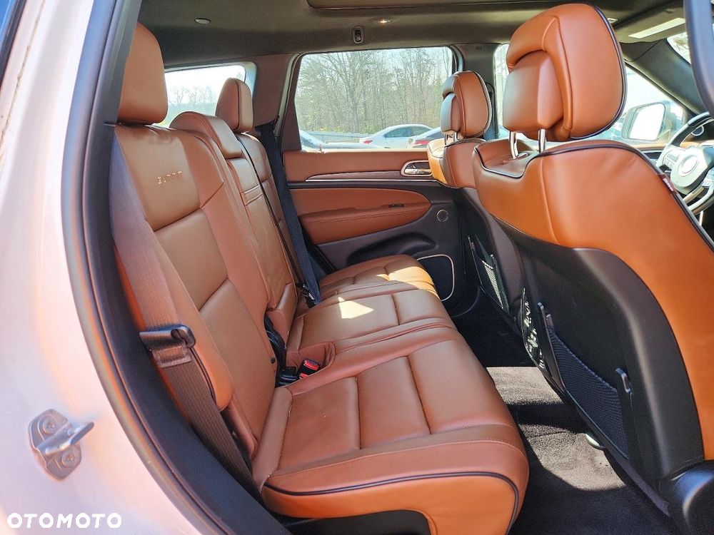 Jeep Grand Cherokee - 11