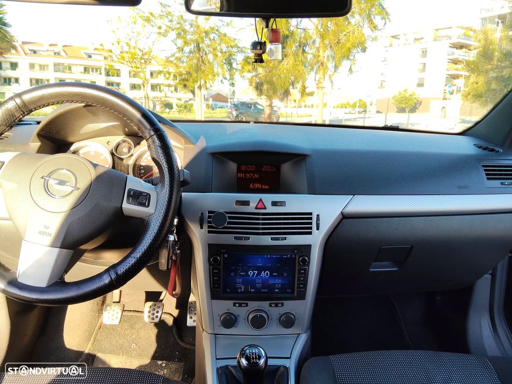 Opel Astra GTC 1.3 CDTI - 10