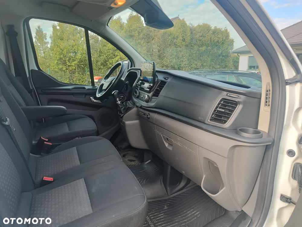 Ford TRANSIT CUSTOM - 9