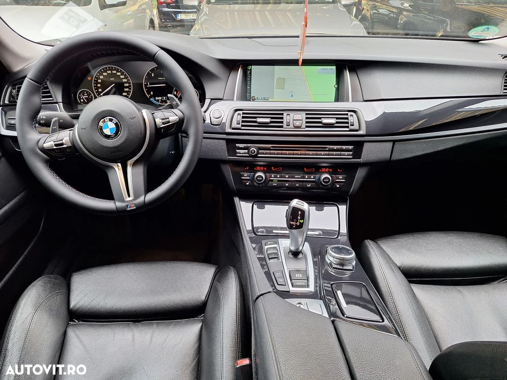 BMW Seria 5 520d Aut. - 29
