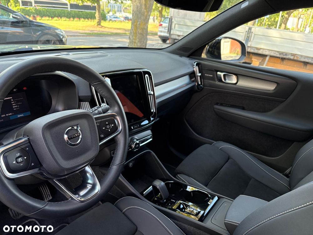 Volvo XC 40 B3 Plus Dark - 13