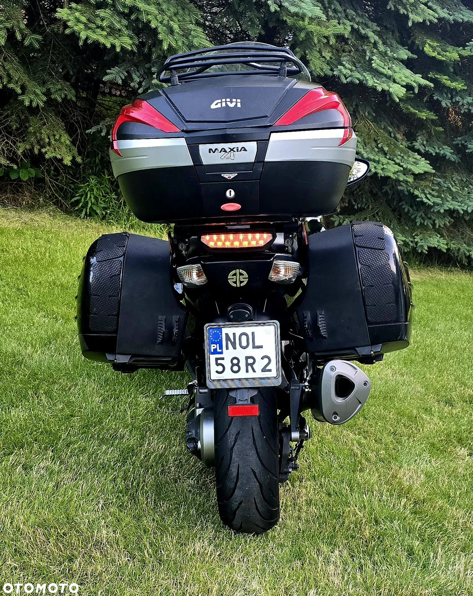 Kawasaki GTR - 9