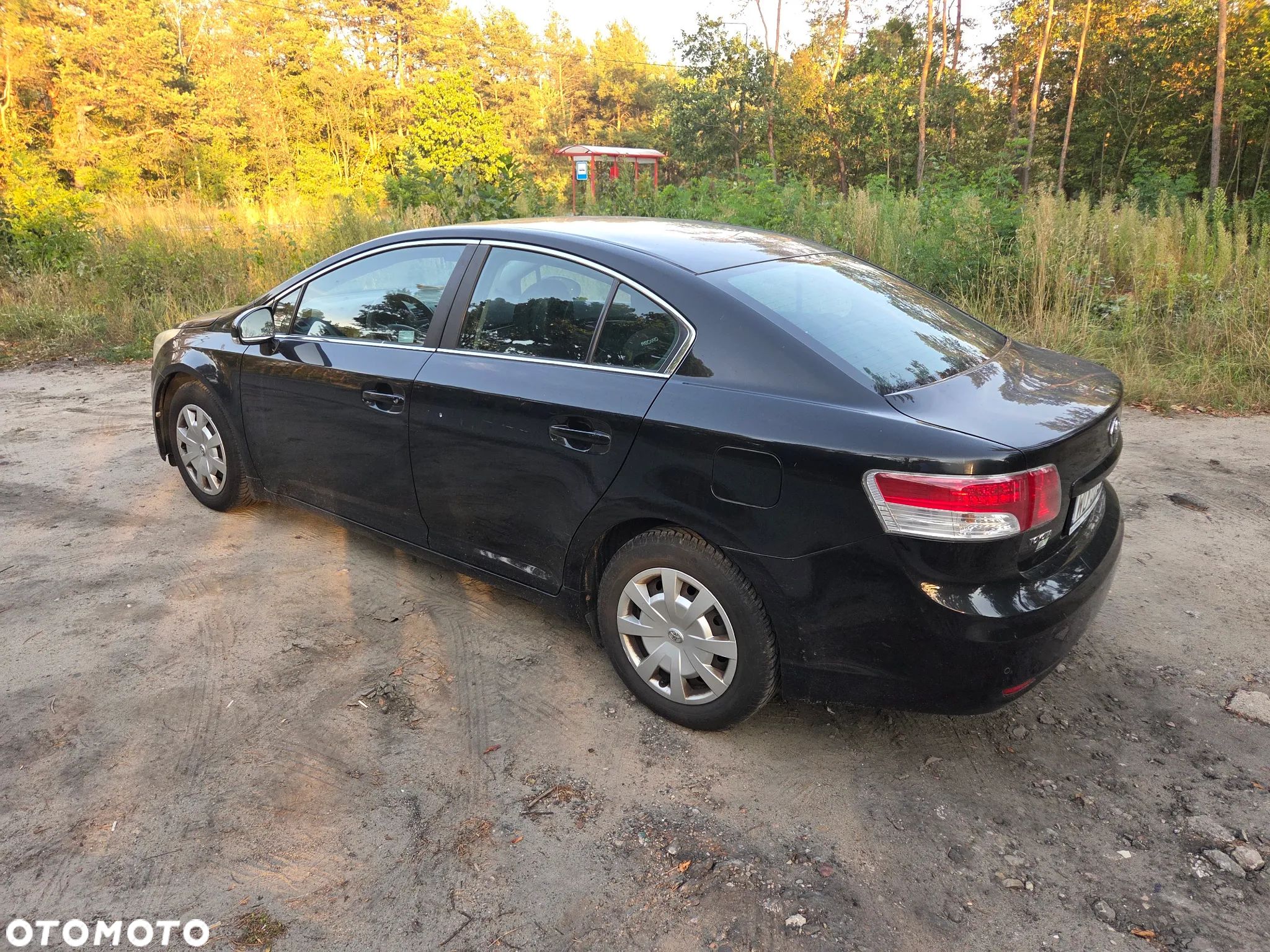 Toyota Avensis 1.8 Luna - 1