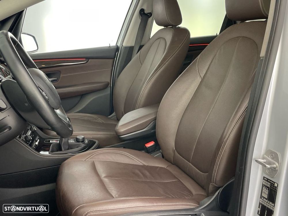 BMW 216 Active Tourer d Line Luxury - 17