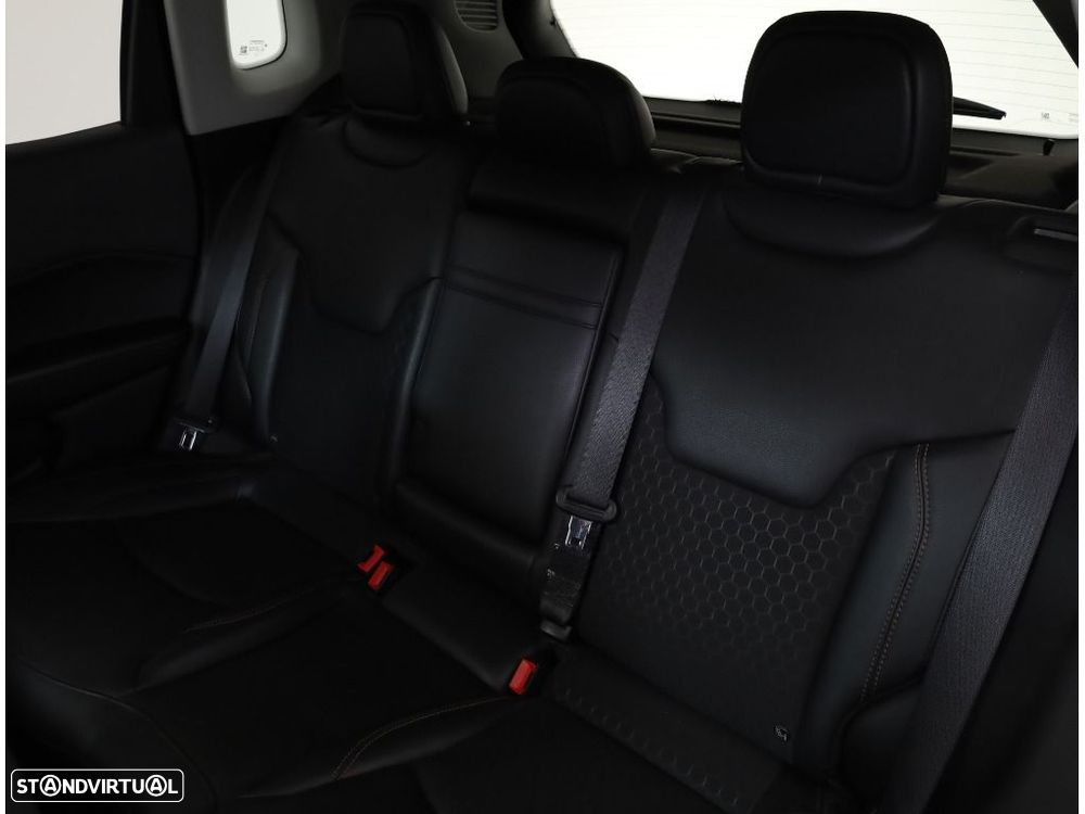 Jeep Compass 1.3 T Limited - 25