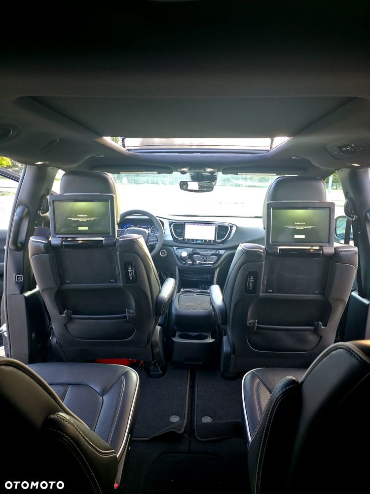 Chrysler Pacifica - 12