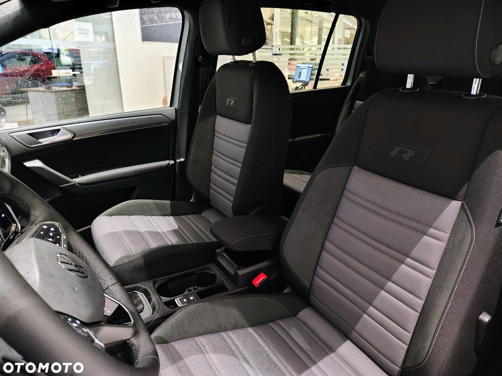 Volkswagen Touran - 10