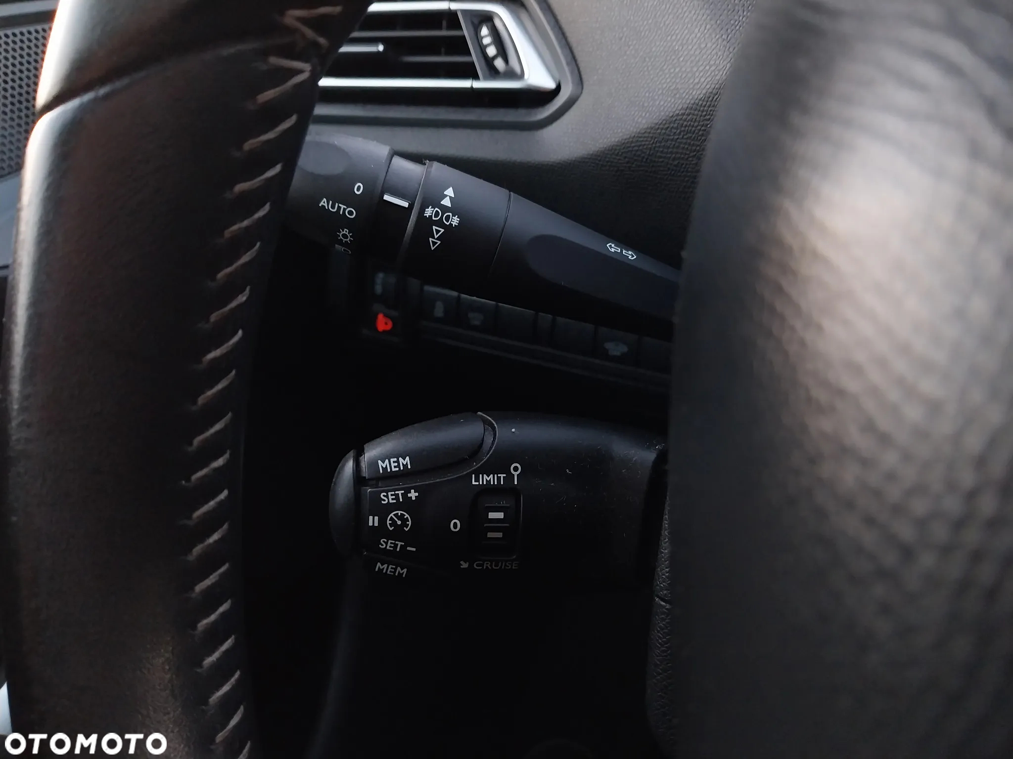 Peugeot 308 1.2 PureTech Style S&S - 16