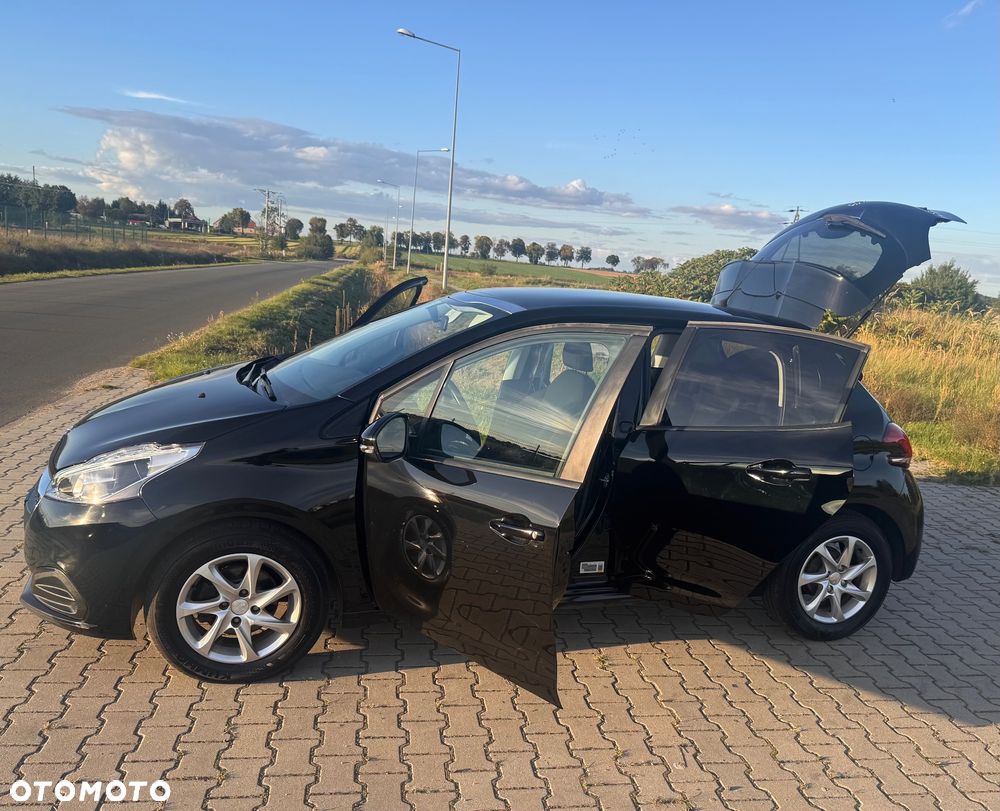 Peugeot 208 1.2 VTi Allure - 23
