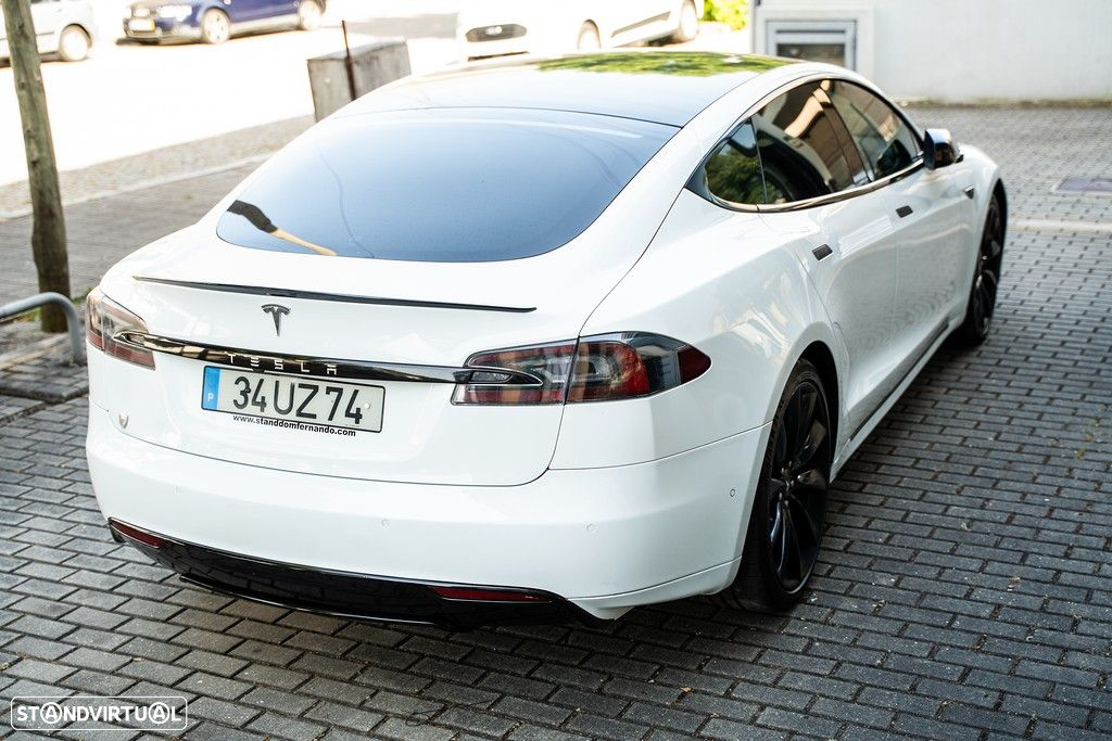 Tesla Model S - 17