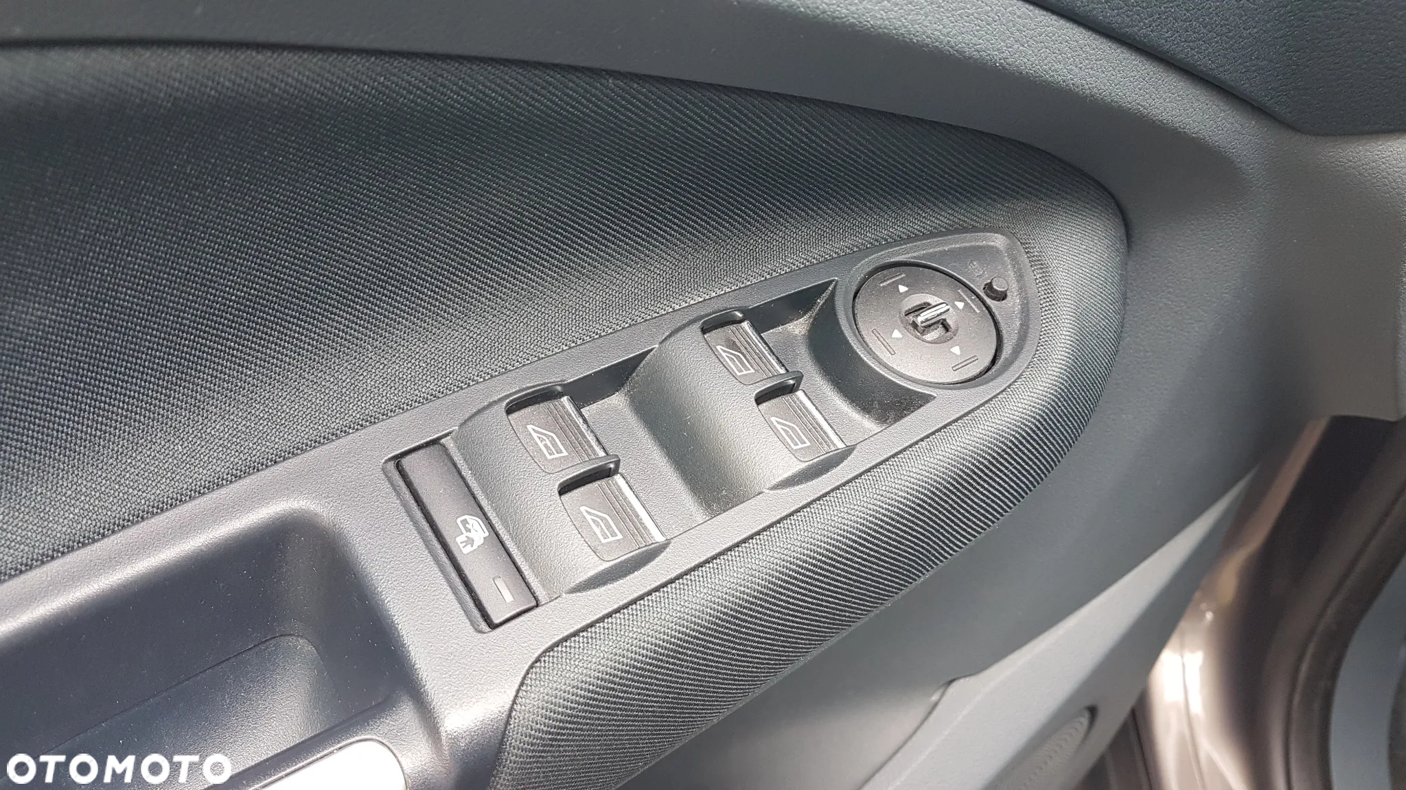 Ford Grand C-MAX - 18