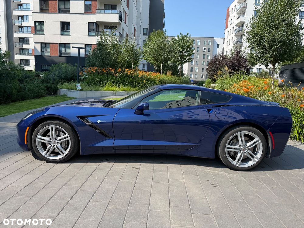 Chevrolet Corvette - 4