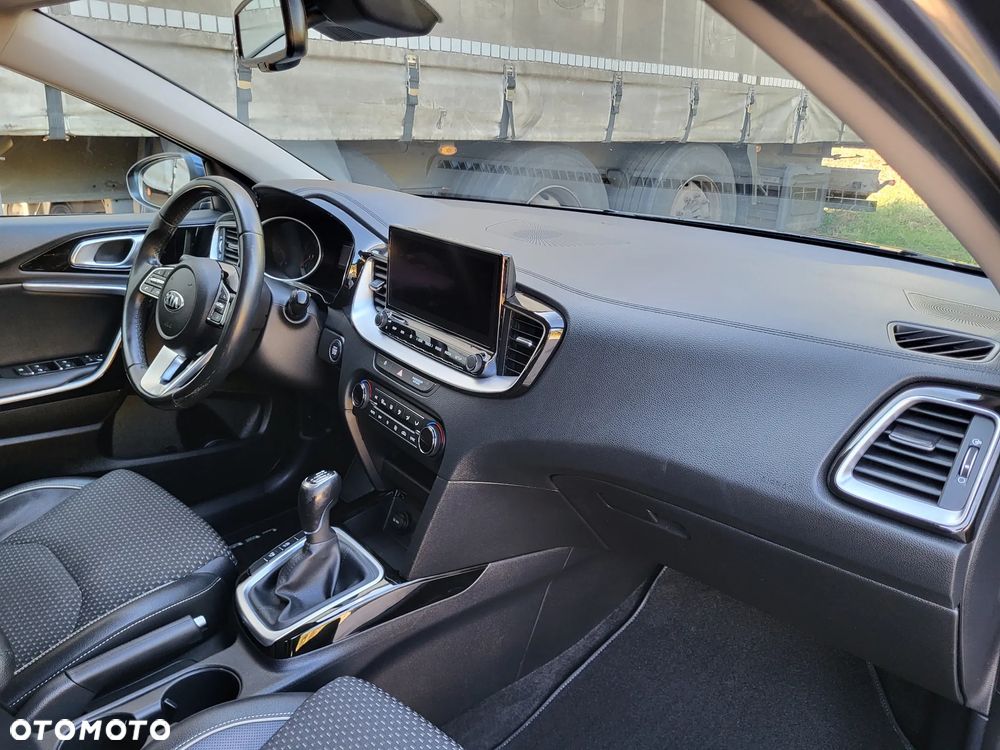Kia Ceed - 29