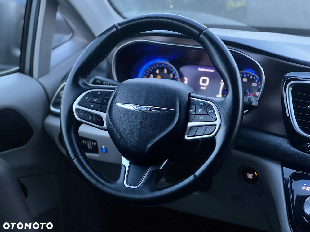 Chrysler Pacifica - 19