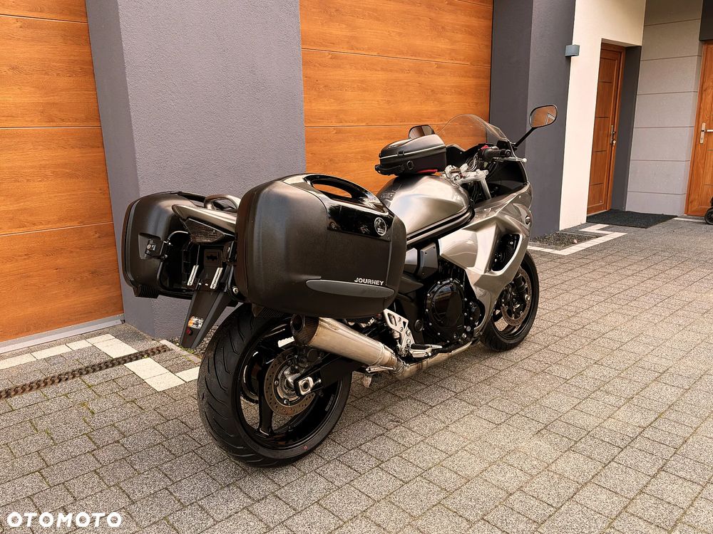Suzuki GSX - 3