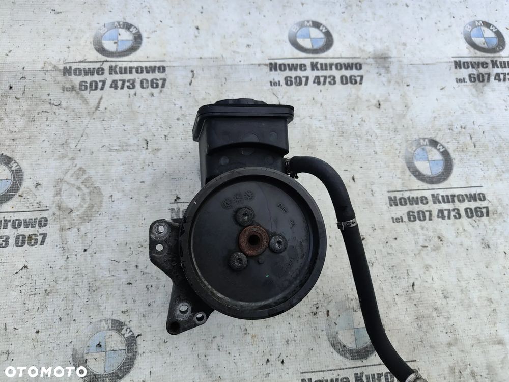 BMW E60 E61 2.5d 3.0d Pompa wspomagania 7693974 - 7