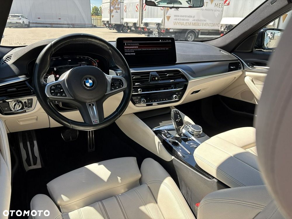 BMW Seria 5 530i xDrive mHEV M Sport sport - 12