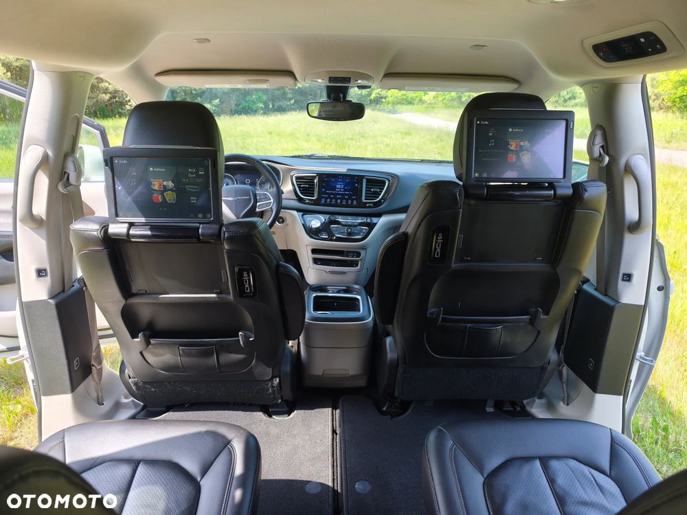 Chrysler Pacifica - 28