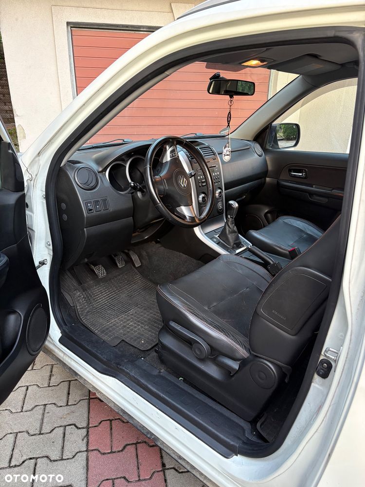 Suzuki Grand Vitara 1.6 - 9
