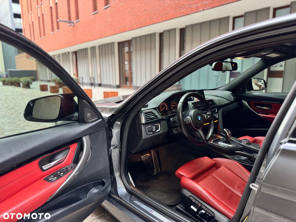 BMW Seria 3 328i Sport Line - 30