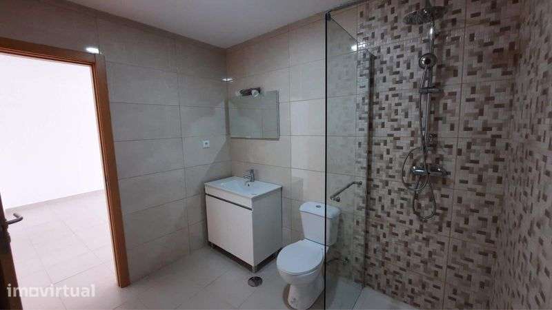 Apartamento T2 semi-mobilado - Grande imagem: 5/8