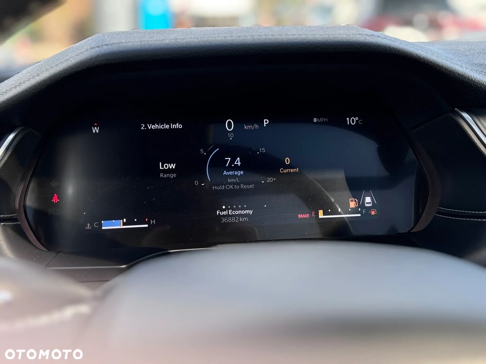 Jeep Grand Cherokee - 26