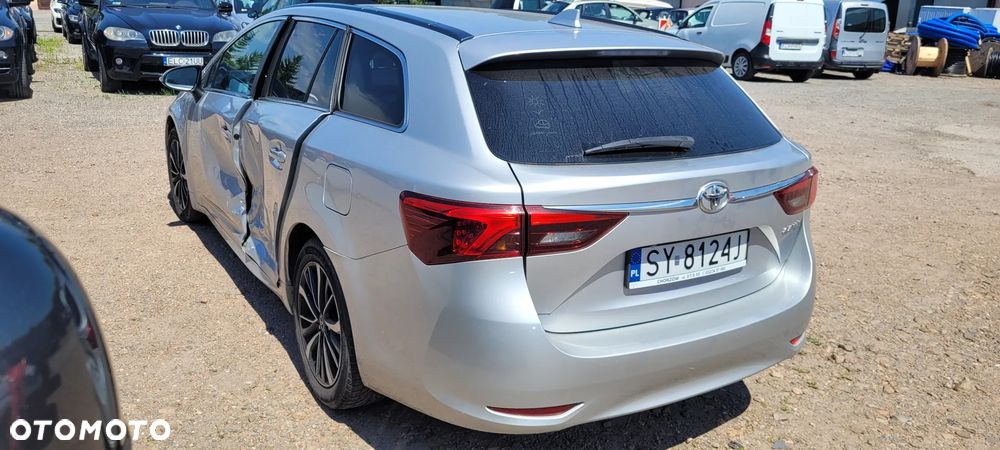 Toyota Avensis 2.0 D-4D Prestige - 2