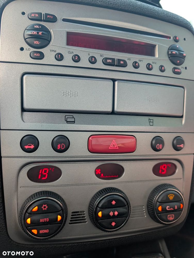 Alfa Romeo 147 1.9 JTD Distinctive - 7