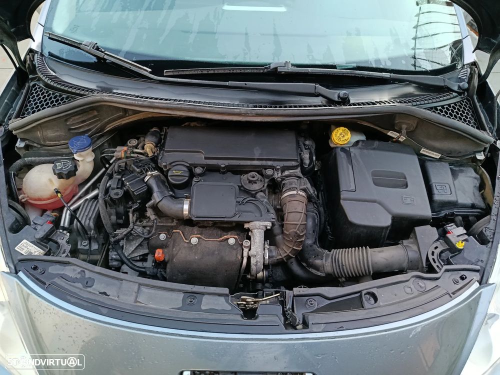 Peugeot 207 1.4 HDi Urban - 10