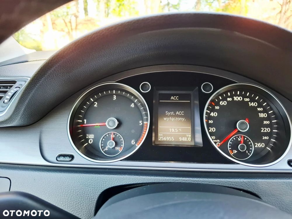 Volkswagen Passat 2.0 TDI BlueMotion Technology Comfortline - 29
