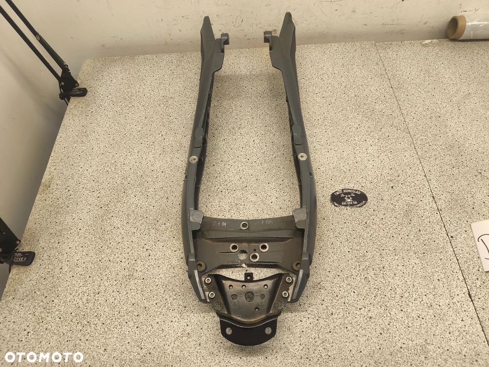 Stelaż tył, tylny Triumph Street Triple 675 - 12