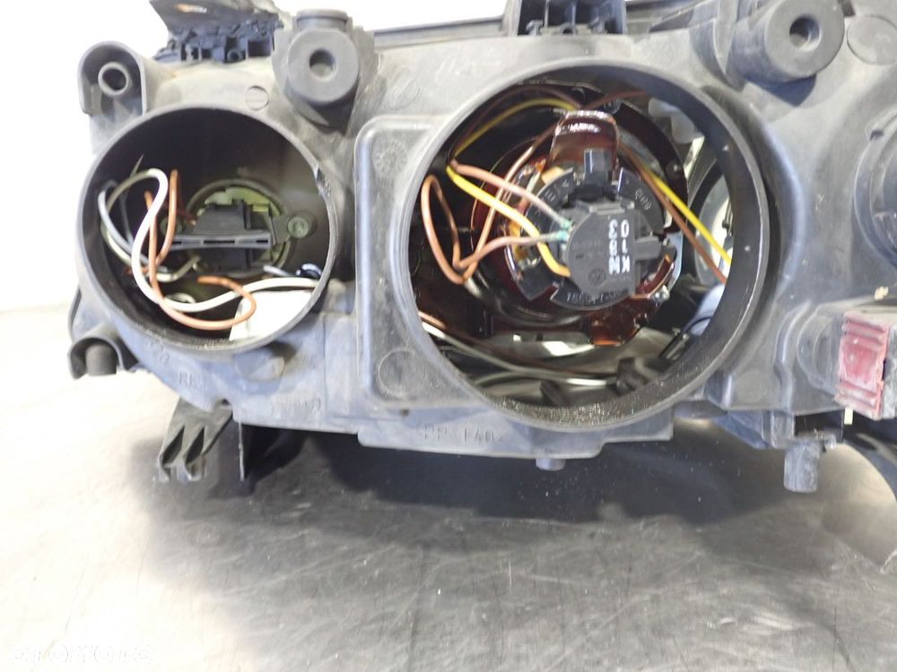 LAMPA PRAWA PRZEDNIA SAAB 9-3 II 2.2 - 5