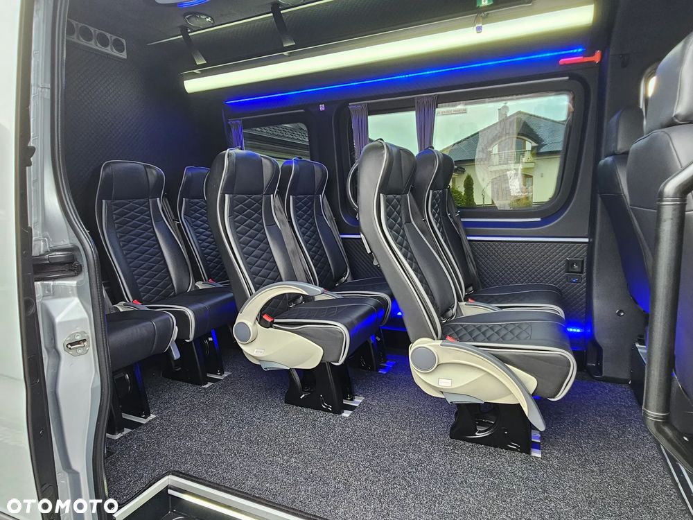 Mercedes-Benz Sprinter Long BASE 9G-Tronic 907.235 - 12
