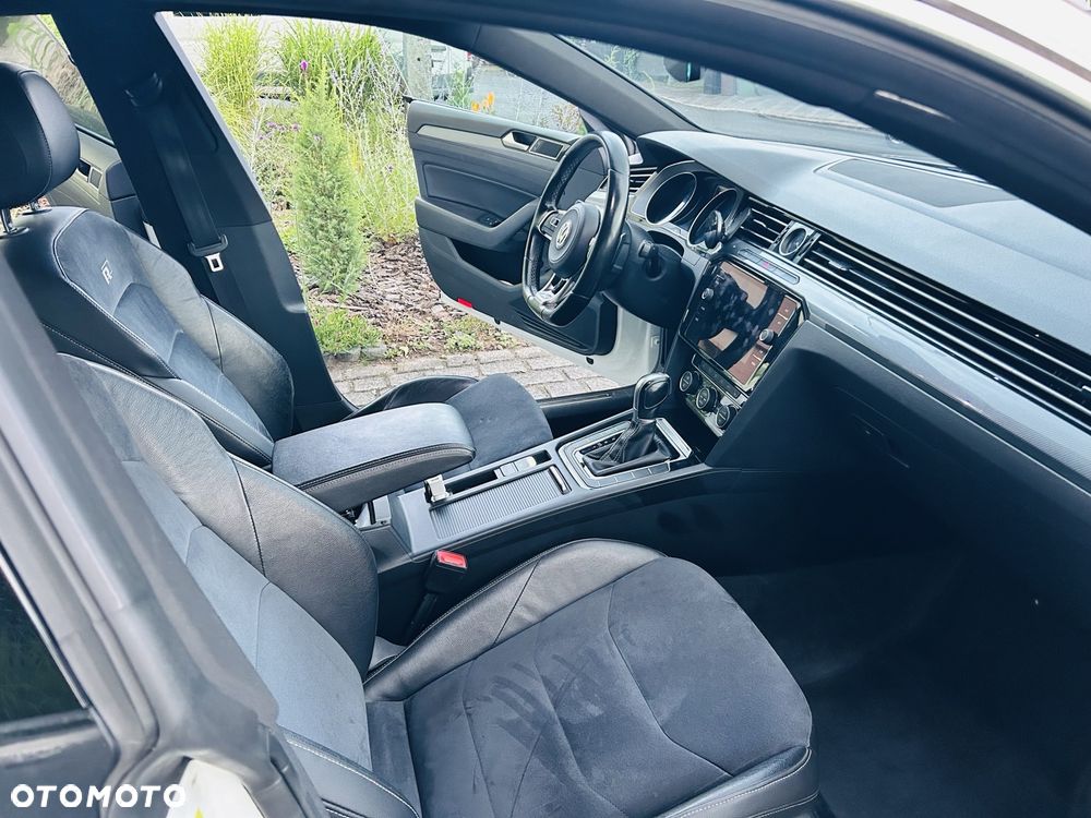 Volkswagen Arteon 2.0 TDI SCR DSG R-Line - 12