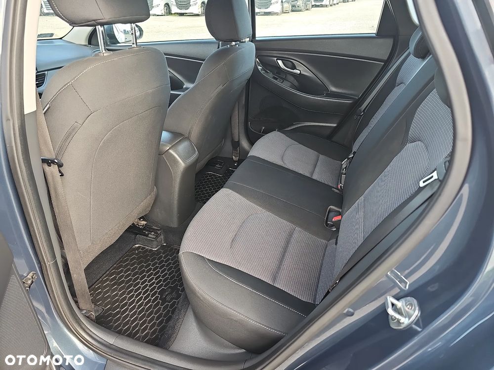 Hyundai i30 1.5 DPI Classic + - 25