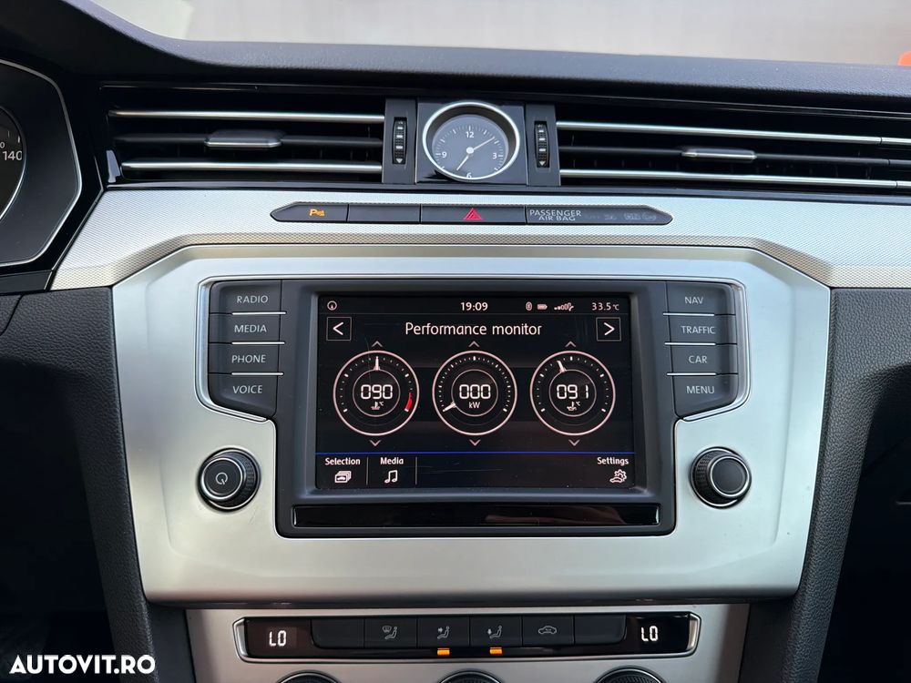Volkswagen Passat 1.6 TDI Comfortline - 19