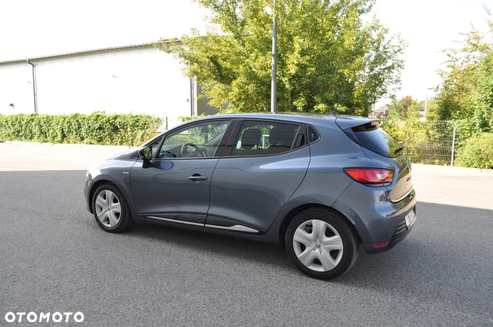 Renault Clio - 11