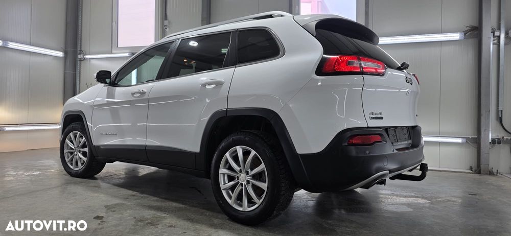 Jeep Cherokee - 6