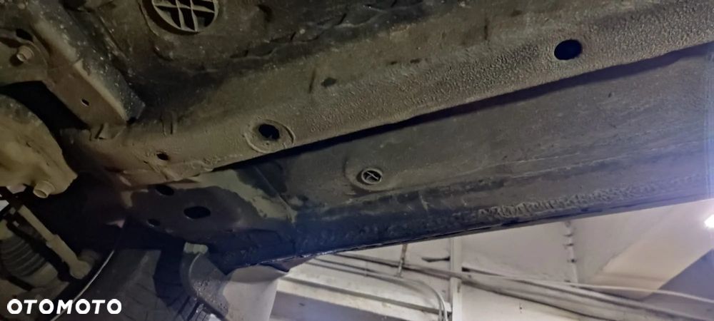 Mitsubishi Outlander 2.0 DID Intense + - 8