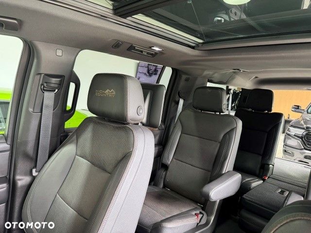 Chevrolet Suburban - 27