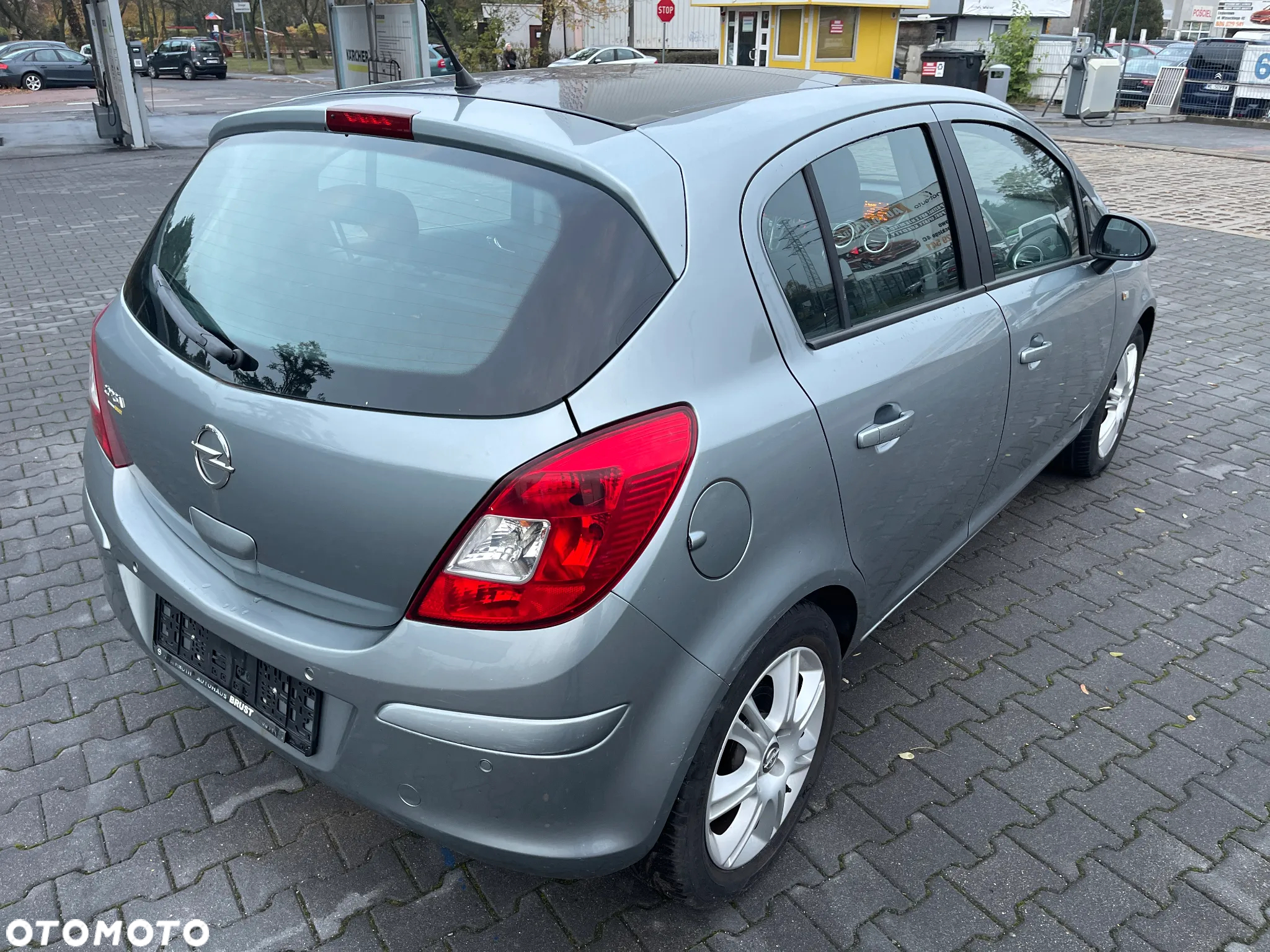 Opel Corsa 1.2 16V Cosmo - 3