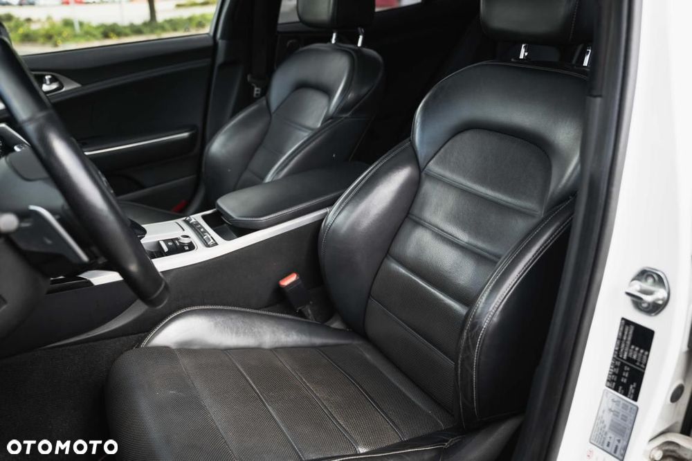 Kia Stinger - 17