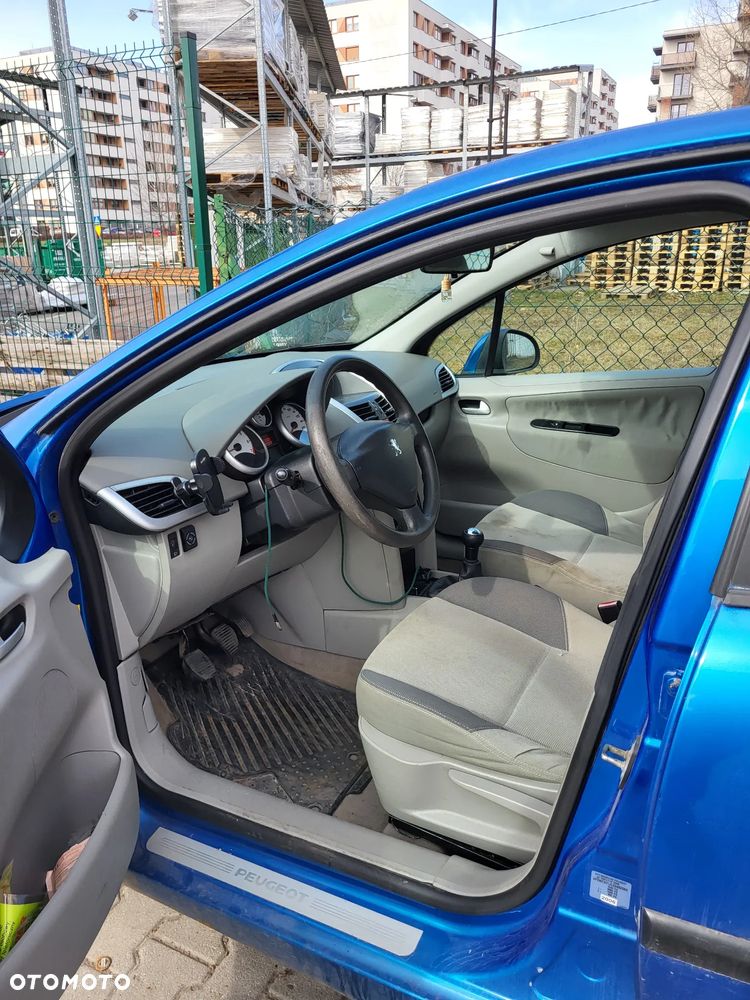 Peugeot 207 1.4 16V Presence - 5