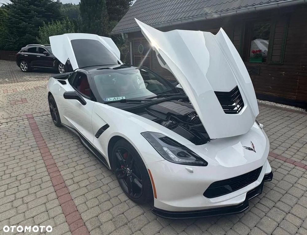 Chevrolet Corvette - 32