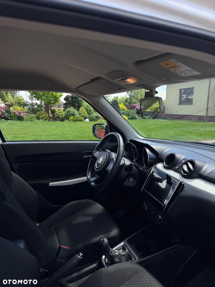 Suzuki Swift 1.2 Premium Plus - 6