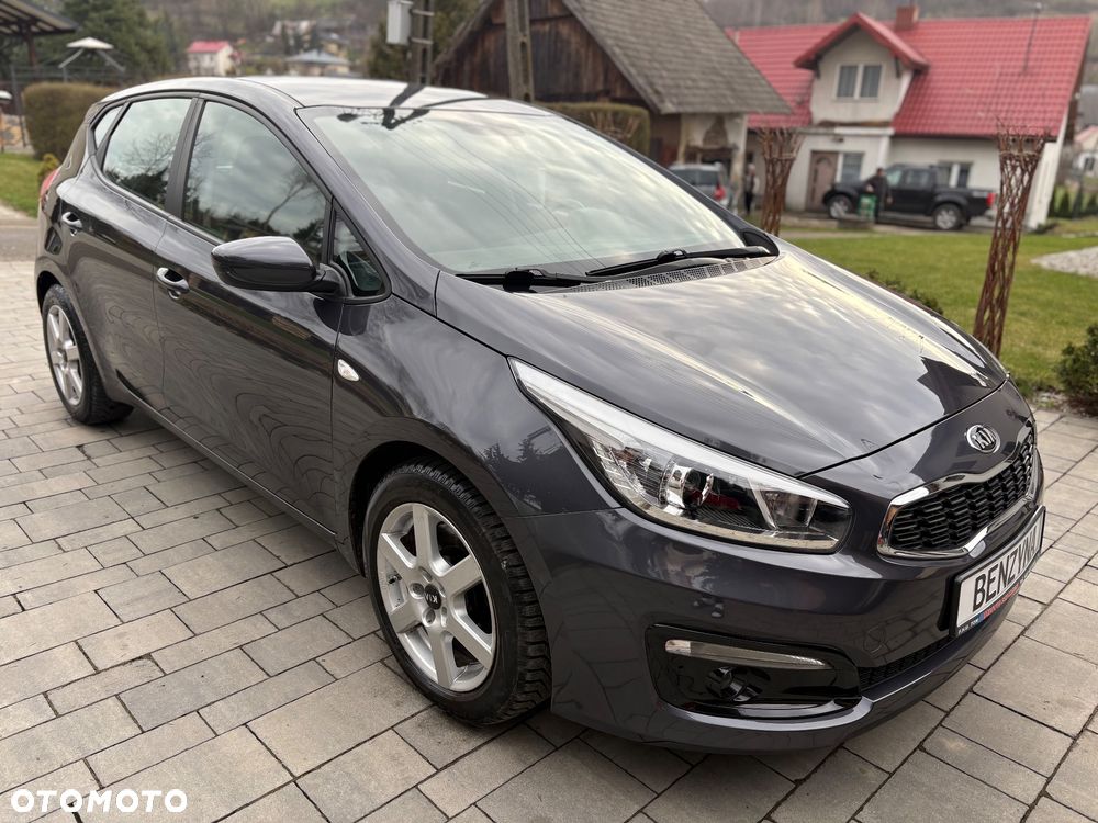 Kia Ceed - 4