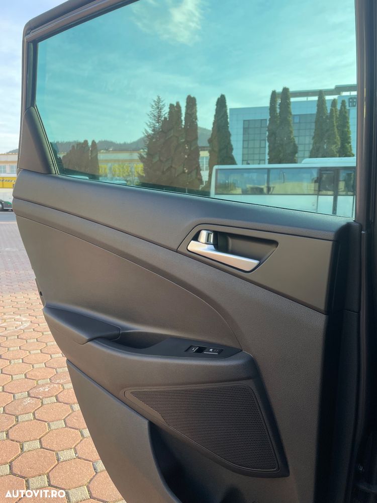 Hyundai Tucson 2.0 CRDI 4WD Automatik Premium - 11