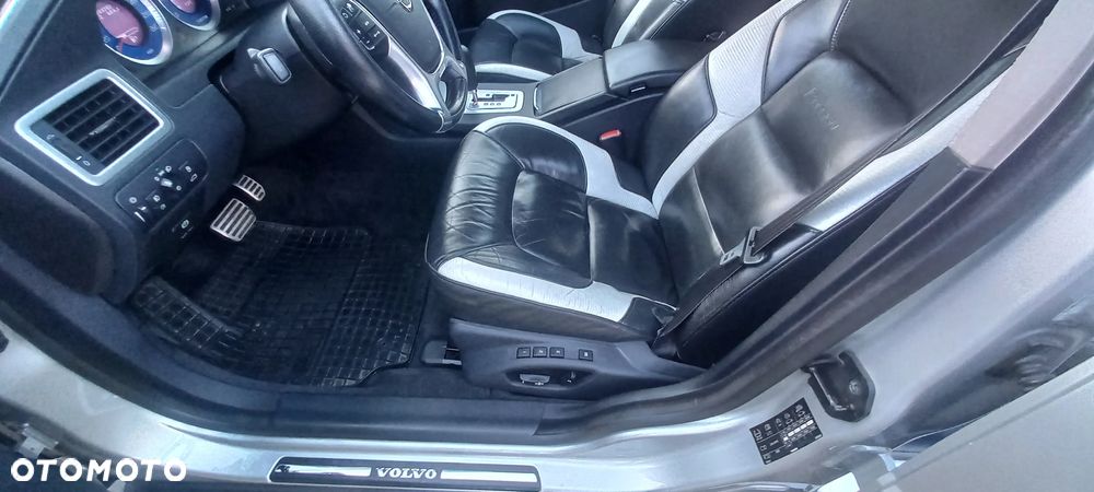 Volvo V70 D5 AWD R-Design Summum - 12